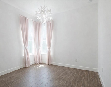 7038 Arnoldson Street - Photo Thumbnail 14