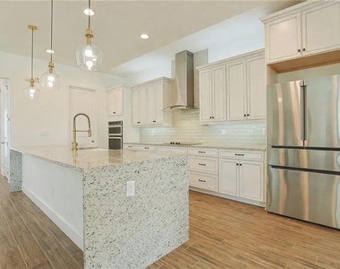 7038 Arnoldson Street - Photo Thumbnail 6