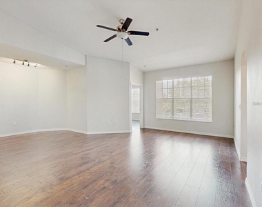 5578 Metrowest Boulevard - Photo Thumbnail 3