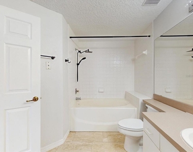 5578 Metrowest Boulevard - Photo Thumbnail 10