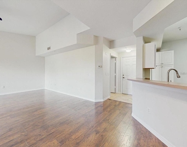 5578 Metrowest Boulevard - Photo Thumbnail 4