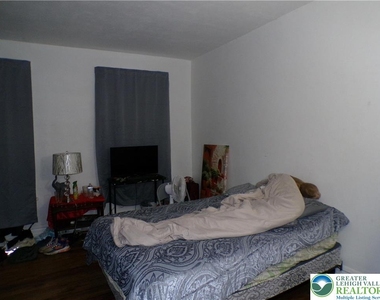 111 Ridge Avenue - Photo Thumbnail 6
