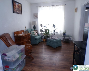 111 Ridge Avenue - Photo Thumbnail 1