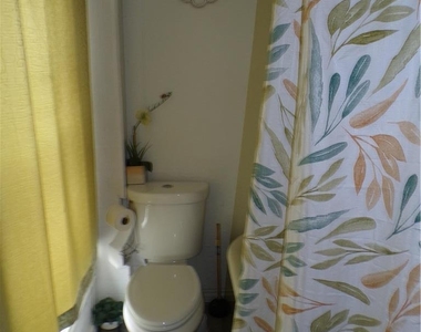 111 Ridge Avenue - Photo Thumbnail 10