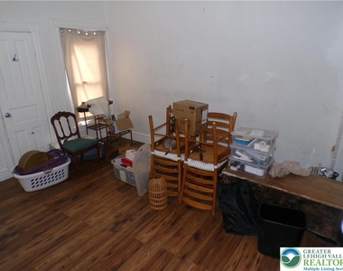 111 Ridge Avenue - Photo Thumbnail 7