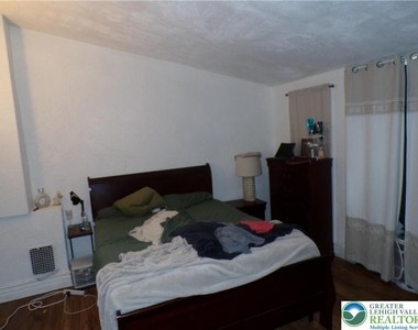 111 Ridge Avenue - Photo Thumbnail 11