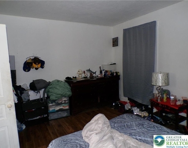 111 Ridge Avenue - Photo Thumbnail 5