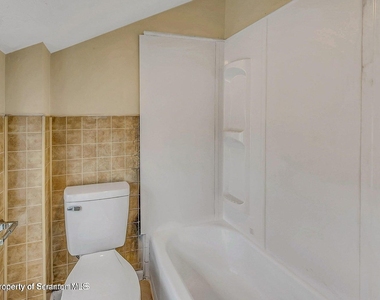 402 Scott Street - Photo Thumbnail 7
