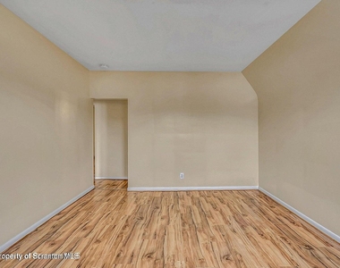 402 Scott Street - Photo Thumbnail 3