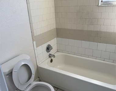 2109 N 13th Street - Photo Thumbnail 4