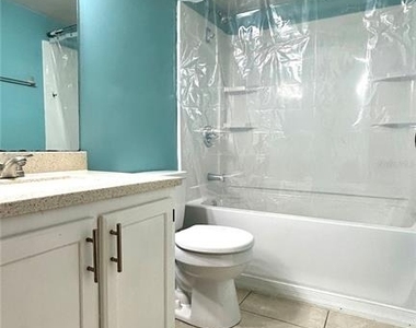 5855 Sw 8th Place - Photo Thumbnail 2