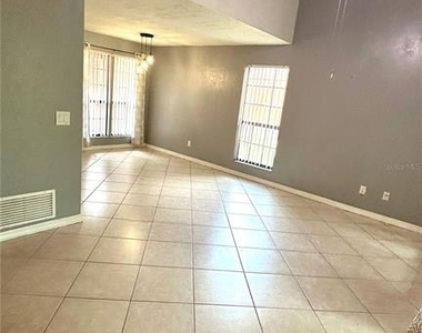 5855 Sw 8th Place - Photo Thumbnail 8