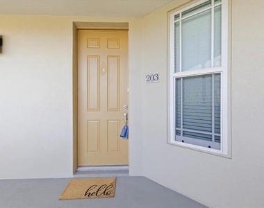 10045 Links Lane - Photo Thumbnail 1