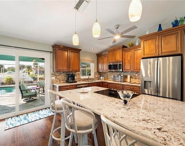 12371 Minot Avenue - Photo Thumbnail 9