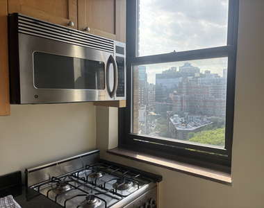 166 2nd Avenue - Photo Thumbnail 3