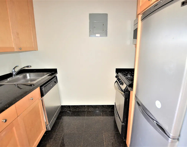 166 2nd Avenue - Photo Thumbnail 2