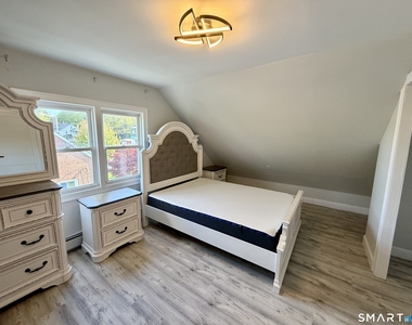 163 Beechwood Avenue - Photo Thumbnail 11