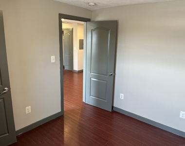 32 Cook Avenue - Photo Thumbnail 8