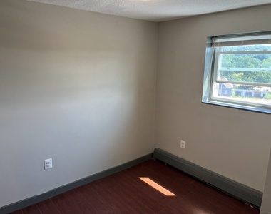 32 Cook Avenue - Photo Thumbnail 9