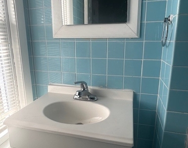 20 Lounsbury Avenue - Photo Thumbnail 12