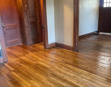88 Walnut Street - Photo Thumbnail 4