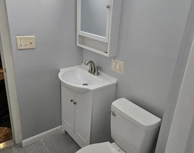 88 Walnut Street - Photo Thumbnail 6