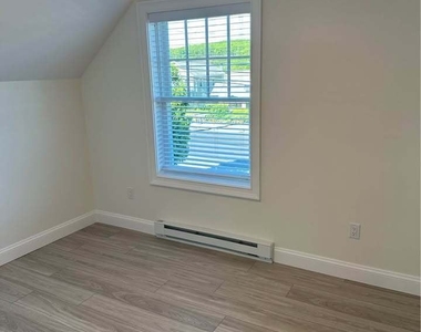 309 Flanders Road - Photo Thumbnail 4