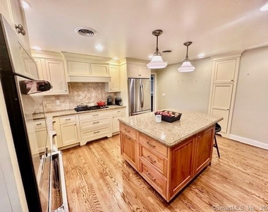 71 High Point Road - Photo Thumbnail 8