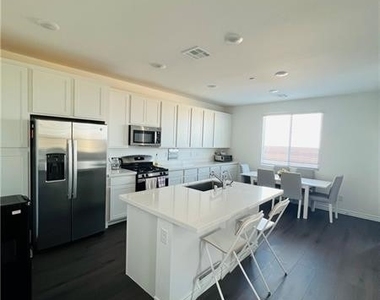 3284 Viola Hills Avenue - Photo Thumbnail 1