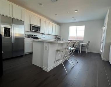 3284 Viola Hills Avenue - Photo Thumbnail 3