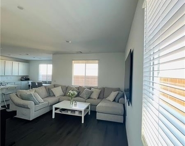 3284 Viola Hills Avenue - Photo Thumbnail 4