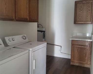 717 Van Ert Avenue - Photo Thumbnail 8
