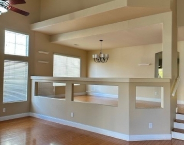 3920 Larkcrest Street - Photo Thumbnail 2