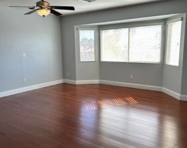 3920 Larkcrest Street - Photo Thumbnail 14