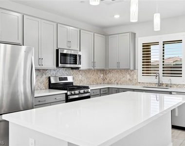 12089 Arrebol Avenue - Photo Thumbnail 9
