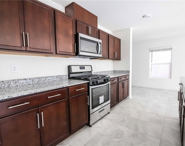7087 Baza Avenue - Photo Thumbnail 7