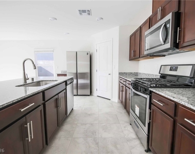 7087 Baza Avenue - Photo Thumbnail 8