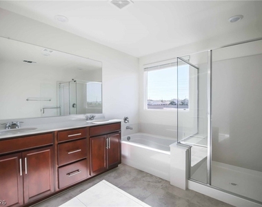 7087 Baza Avenue - Photo Thumbnail 13