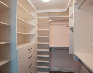 222 Karen Avenue - Photo Thumbnail 2