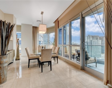 4575 Dean Martin Drive - Photo Thumbnail 16