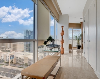 4575 Dean Martin Drive - Photo Thumbnail 11