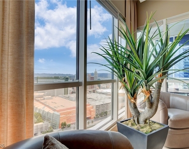 4575 Dean Martin Drive - Photo Thumbnail 15