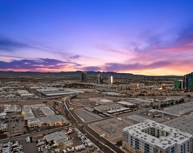 4575 Dean Martin Drive - Photo Thumbnail 6