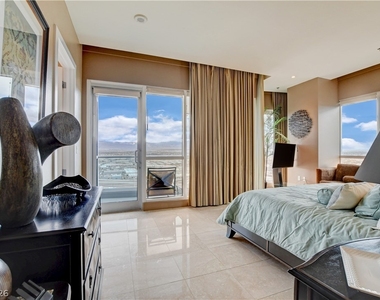 4575 Dean Martin Drive - Photo Thumbnail 18