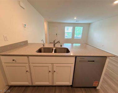 4824 Orchid Ridge Avenue - Photo Thumbnail 8