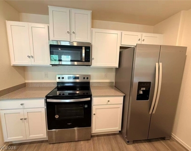 4824 Orchid Ridge Avenue - Photo Thumbnail 7