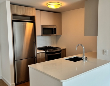  24th Street, Long Island City, NY 11101 - Photo Thumbnail 2