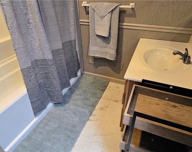 315 Laurens Street - Photo Thumbnail 20