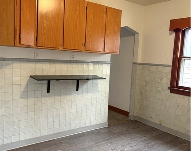 420 18th Street - Photo Thumbnail 5