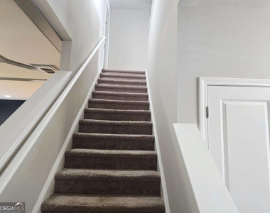 213 N Fortune Way - Photo Thumbnail 12